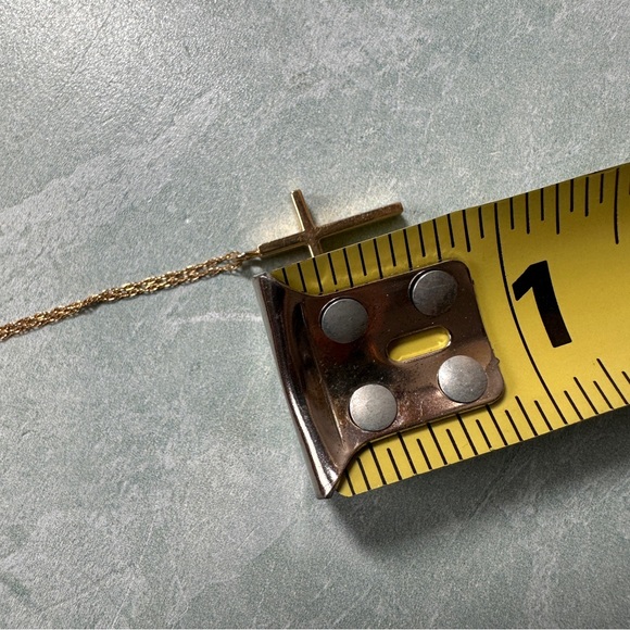 B.A.B. Barton A. Ballou 14K Gold Cross Pendant Necklace 3 Grams - Picture 5 of 8